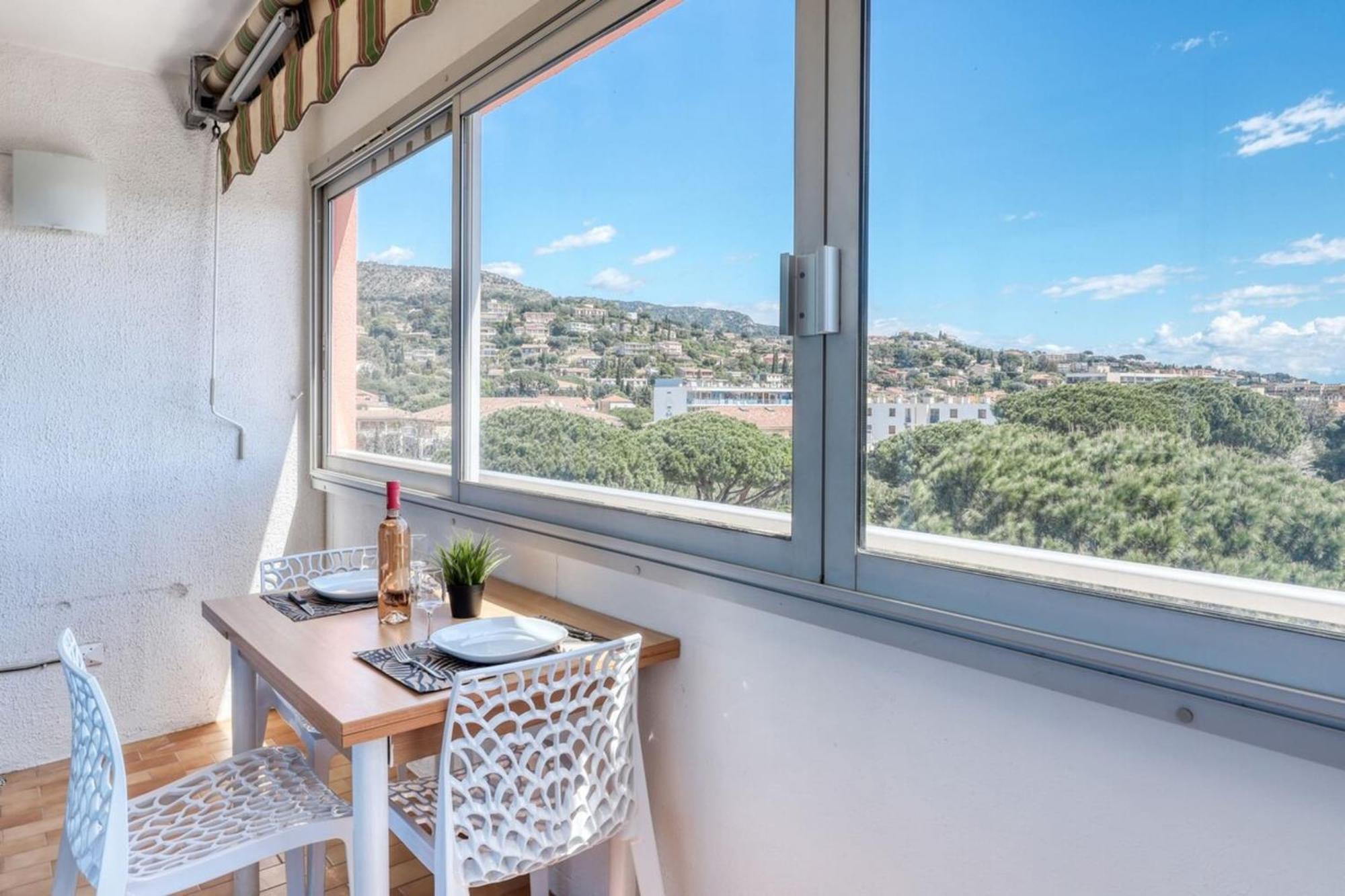 T2 600 M From The Beach! Air-Conditioned Le Lavandou Exterior photo